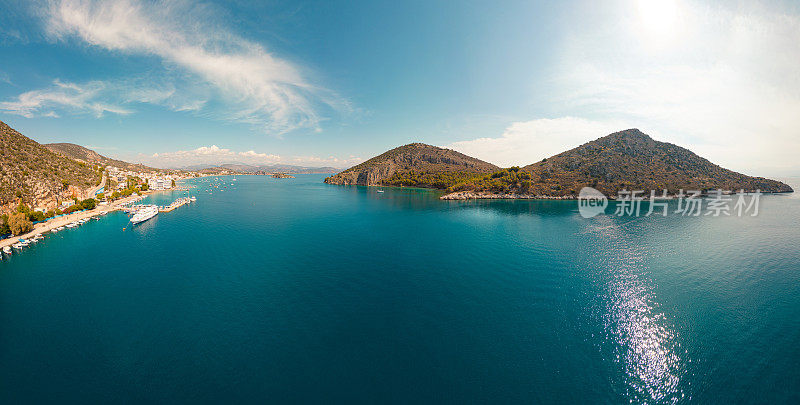 希腊伯罗奔尼撒半岛阿戈里达的Nafplio - Tolo的空中全景照片